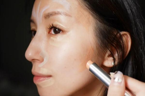 修容膏怎么用？修容棒用在化妝的第幾步？