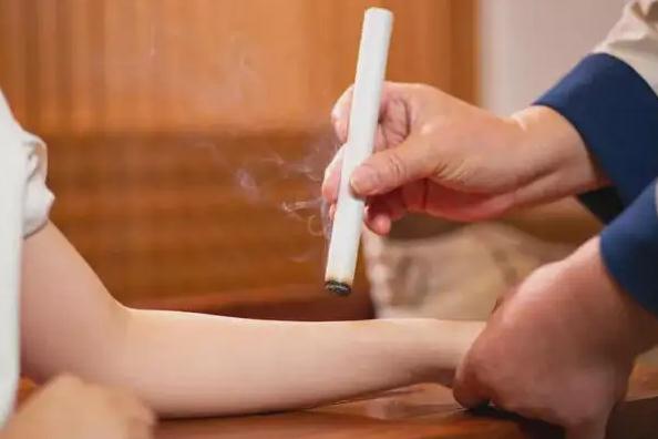 艾灸腳心的功效和作用有哪些？刮痧后可以馬上艾灸嗎？