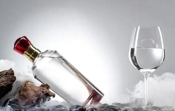 喝白酒有什么好處？白酒的搭配禁忌有哪些？