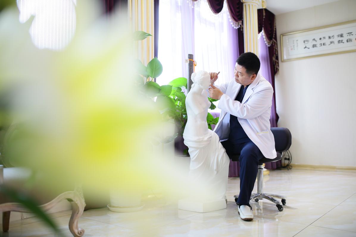  任學(xué)會(huì)擅長(zhǎng)吸脂修復(fù)嗎？看看哪個(gè)季節(jié)更適合做吸脂修復(fù)呢
