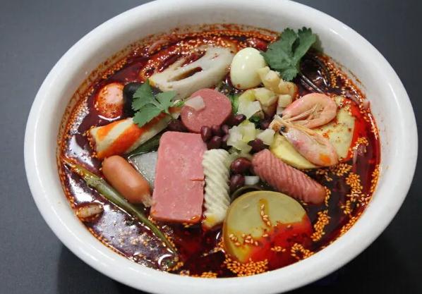 麻辣燙的湯汁怎樣做？麻辣燙里都有什么食材？