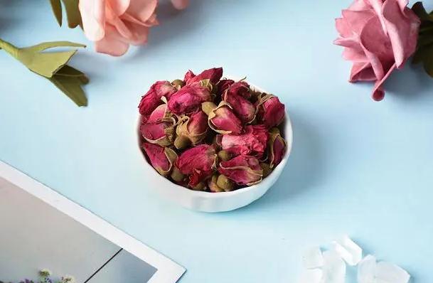 喝玫瑰花茶禁忌有哪些？玫瑰花茶可以豐胸嗎？