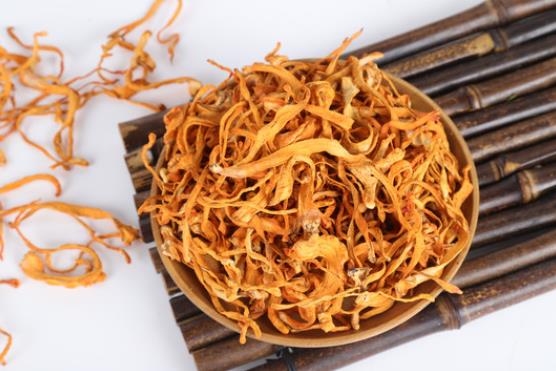 蟲(chóng)草花可以一直吃下去嗎 看個(gè)人體質(zhì),效果因人而異