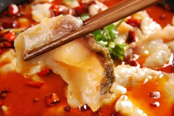 水煮魚里面放哪些配菜？水煮魚一般用什么魚？
