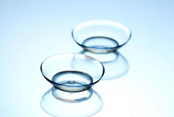 戴隱形眼鏡會增加近視度數(shù)嗎？戴隱形眼鏡可以洗臉嗎？