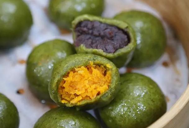 青團(tuán)的餡料有哪些？青團(tuán)和什么一起吃合適？