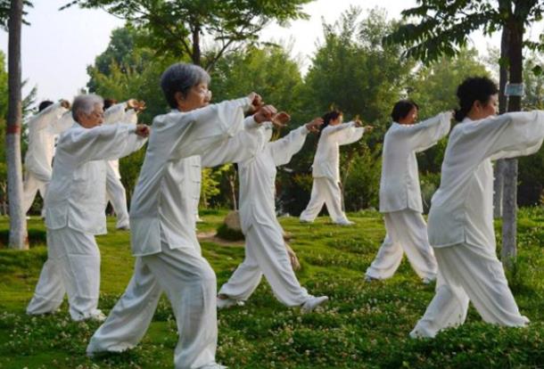 八段錦老年人能練習(xí)嗎 運(yùn)動量小動作輕緩視情況而定
