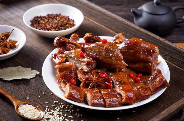 鴨肉和黃瓜可以一起吃嗎？兔肉可以和鴨肉一起吃嗎？