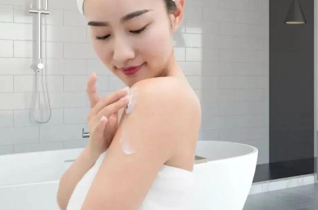 身體乳的好處有哪些？為什么涂身體乳會(huì)長(zhǎng)毛？