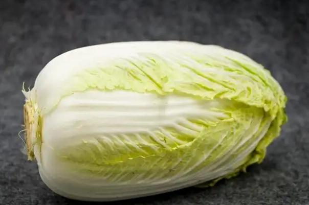 小白菜怎么保存時間長還新鮮？過夜的白菜熱了還能吃嗎？