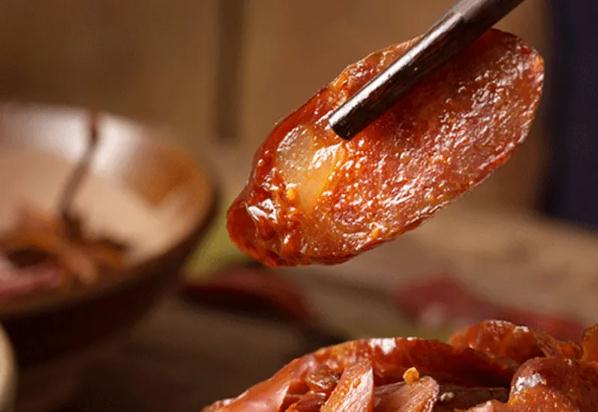 怎么制作臘腸？臘腸的腸衣是什么原料做的？