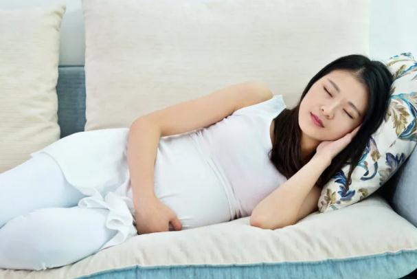 高跟鞋孕婦可以穿嗎？懷孕期孕婦能用電熱毯?jiǎn)幔?></a><p class=