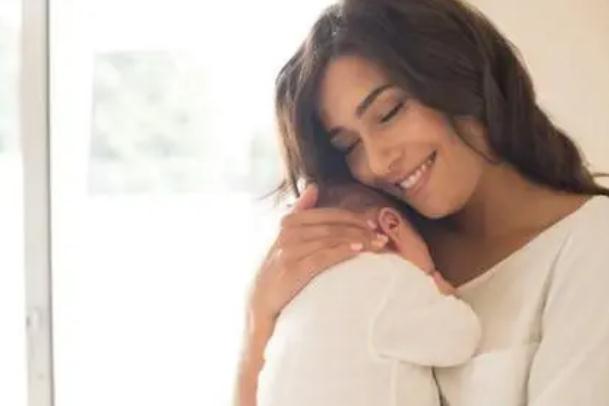產(chǎn)婦怎么增加奶水？產(chǎn)婦奶水太多怎么控制？
