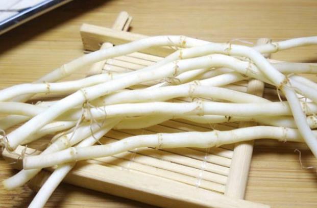 吃魚(yú)腥草可以加糖嗎 掩蓋魚(yú)腥味,清熱解毒化痰止咳