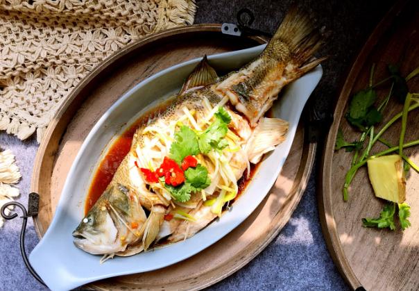 海鱸魚(yú)怎么挑選呢？鱸魚(yú)的營(yíng)養(yǎng)價(jià)值是什么？