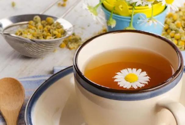 口臭能喝菊花茶嗎？菊花茶喝多了有什么壞處？