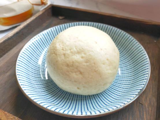 饅頭二次醒發(fā)多長時(shí)間 15分鐘左右,據(jù)面團(tuán)溫度室溫有差異