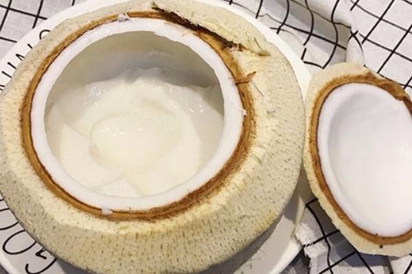椰子怎么挑選水多又肉多？椰子果肉能直接吃嗎？