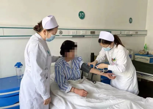沈陽燕都醫(yī)院提醒：新冠不是大號感冒，一周后或引發(fā)病毒性肺炎