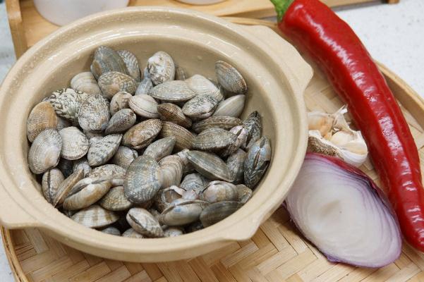 花甲觸角伸出來(lái)不動(dòng)了怎么回事？花甲放冰箱冷藏可以放多久？