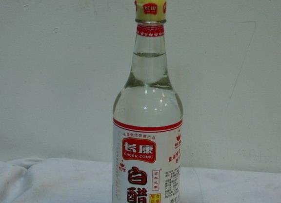 用白醋洗頭對頭發(fā)有傷害嗎 破壞頭皮免疫力出現(xiàn)干枯毛躁等