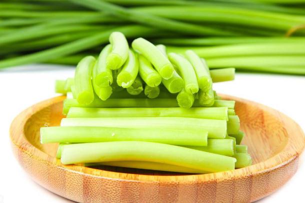蒜薹怎么腌制不變色？蒜薹炒肉的做法是什么？