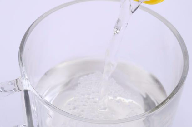 白醋泡腳可以去腳氣嗎 消滅真菌讓腳部清洗更干凈。