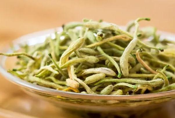 金銀花茶什么時候喝好？金銀花茶能治口臭嗎？