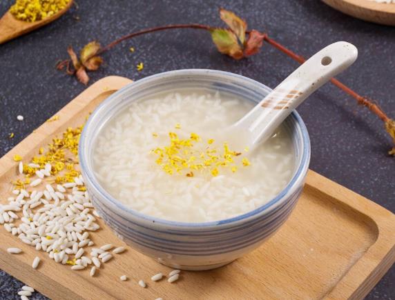 吃醪糟會導(dǎo)致血糖升高嗎 哪些人不能吃醪糟