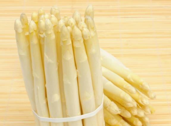 吃蘆筍可以抗癌嗎 蛋白質(zhì)硒元素,打擊癌細(xì)胞活性