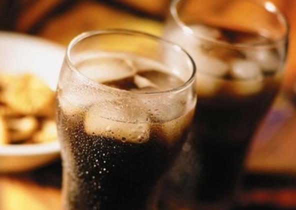 喝完蛋白粉能喝碳酸飲料嗎 形成蛋白質(zhì)結(jié)塊粉營(yíng)養(yǎng)流失