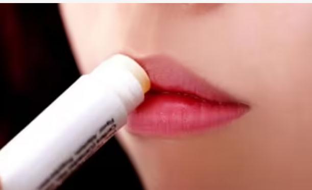 孕婦能用普通的護唇膏嗎？藥用護唇膏能長用嗎？