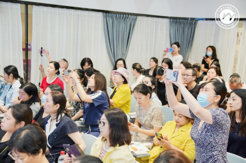 探討私密醫(yī)療前沿——桀亞生物束帶醫(yī)生實操學術(shù)會議在千氧私密?？茍A滿舉行