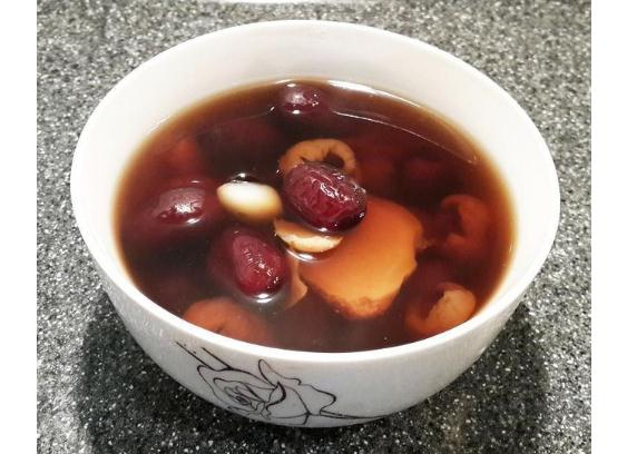 吃大棗的好處有哪些？生姜大棗桂圓煮水有什么功效？