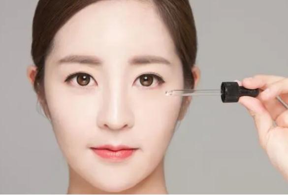美容液和精華液有什么區(qū)別？美容液和爽膚水有什么區(qū)別？