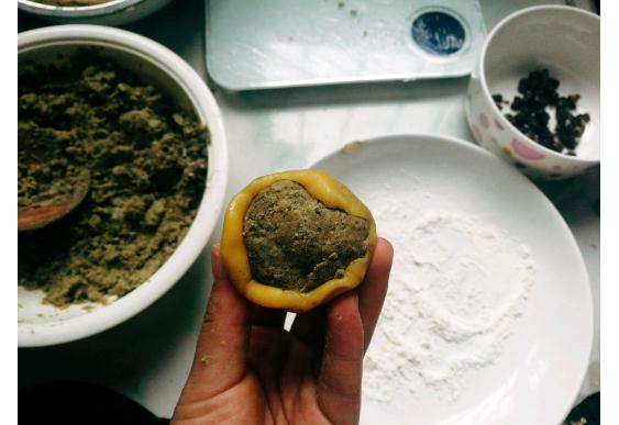 抹茶餡的月餅怎么做？豆沙餡月餅的做法？