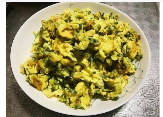 雞蛋炒槐花怎么做好吃？槐花餡的餃子怎么做？