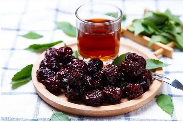 干烏梅泡水喝有什么功效？干烏梅怎么泡水喝好？