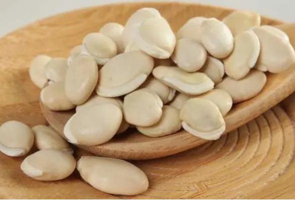 白扁豆的營(yíng)養(yǎng)價(jià)值有哪些？吃白扁豆要注意什么？