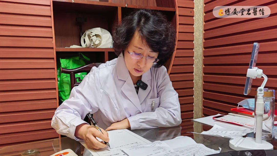 北京博愛堂魏公村館段昱方“以尿?yàn)殓R，以觀腎病”