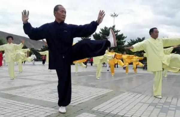 練太極拳的注意事項(xiàng)？老人打太極拳最佳時(shí)間？